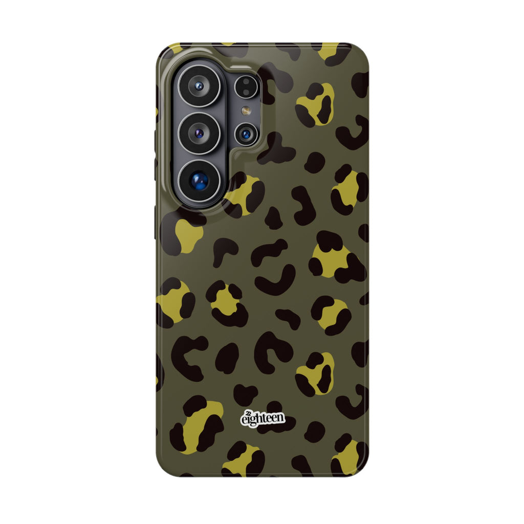 Wild Cat: Olive Twist MagSafe Phone Case